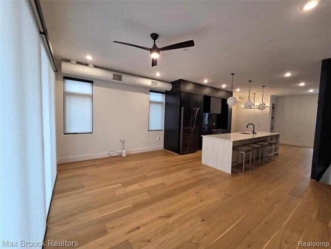 Building Photo - 1640 Bagley St