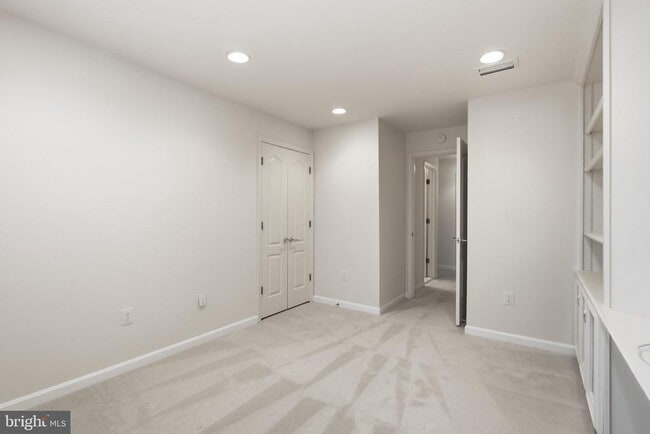 Building Photo - 5629 Willoughby Newton Dr