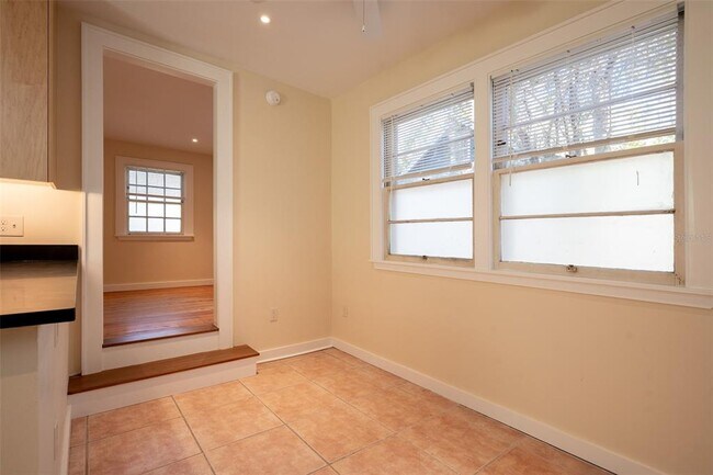 Building Photo - 318 NW 24th St