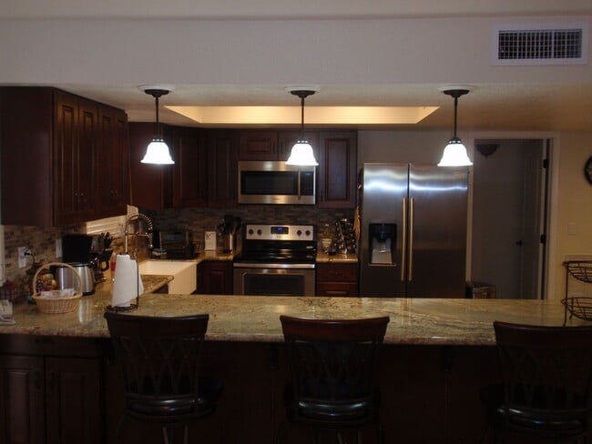 Building Photo - Winter rental with heated pool