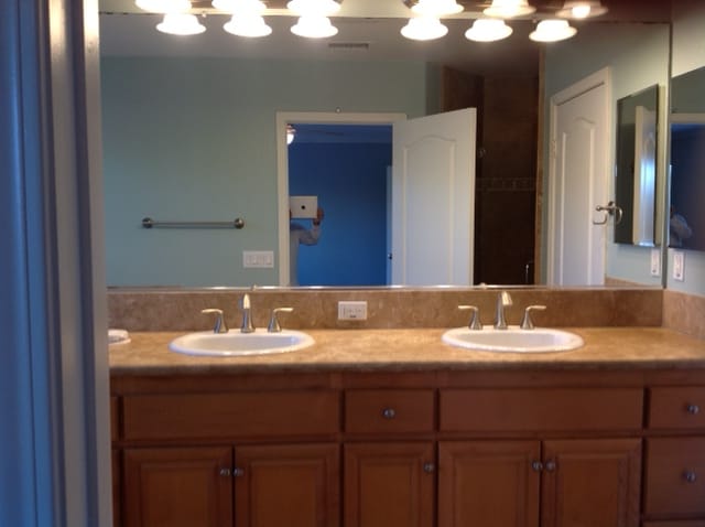 Building Photo - 4023 Bluff View Way