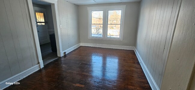 Building Photo - 563 E 118th St