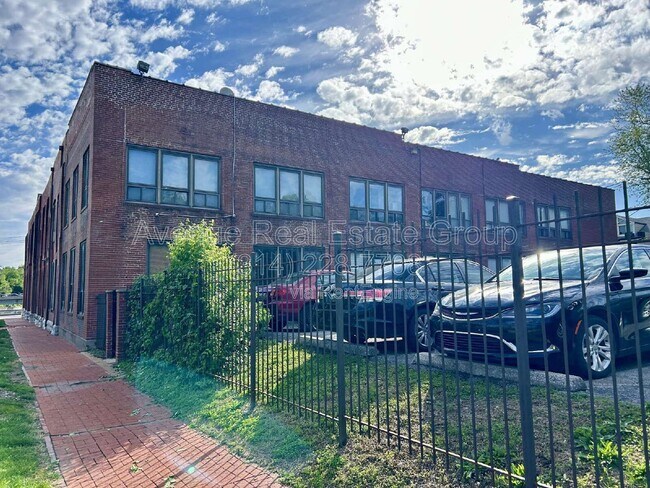 Building Photo - 1523 S 10th St