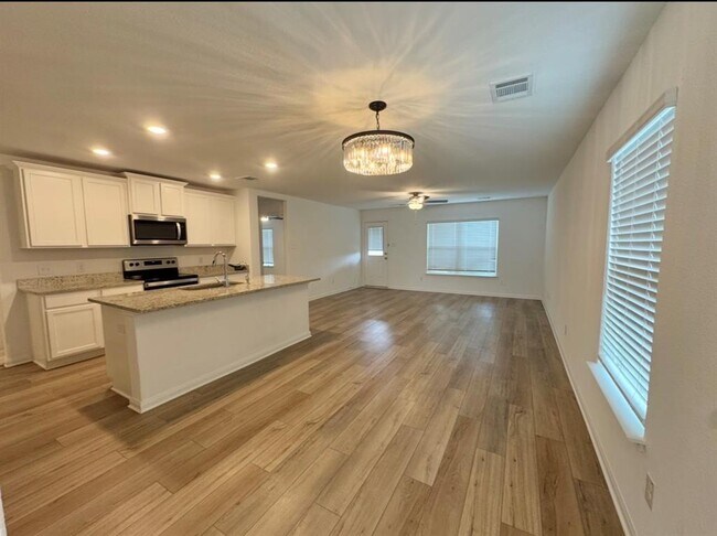 Building Photo - 14108 Hacienda Ests Dr