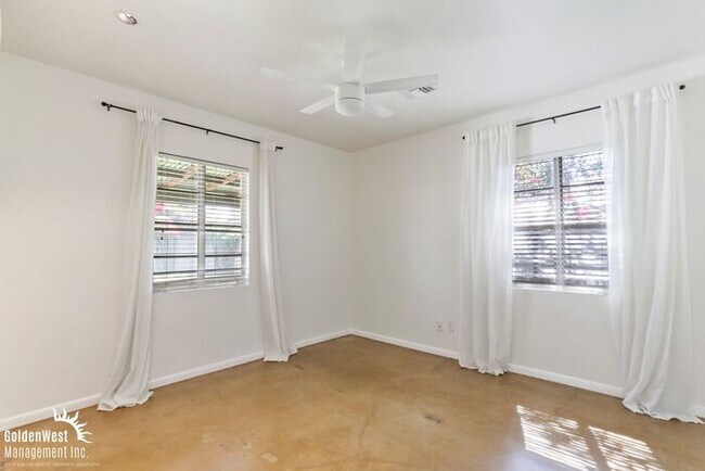 Building Photo - Charming 2Bdm 2Ba Home with Modern ADU in Uptown Phoenix!