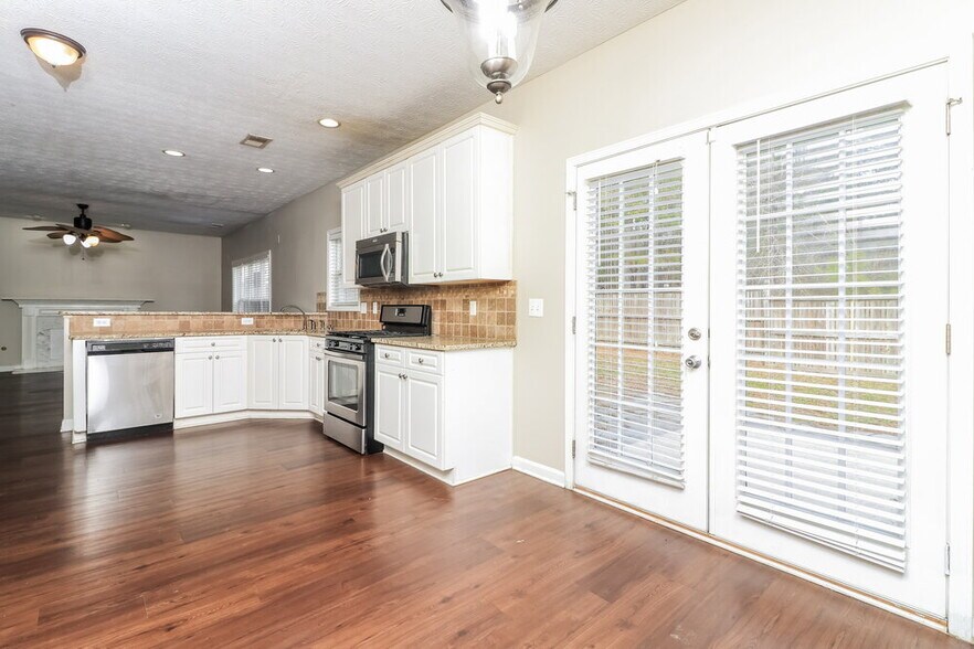 Building Photo - 1879 Clay Dr SW