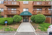 Building Photo - 2320 Harbor View Dr
