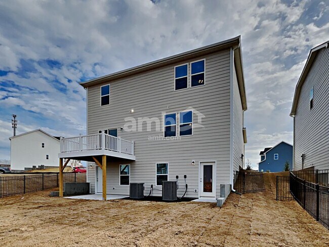 Building Photo - 174 Larragan Dr