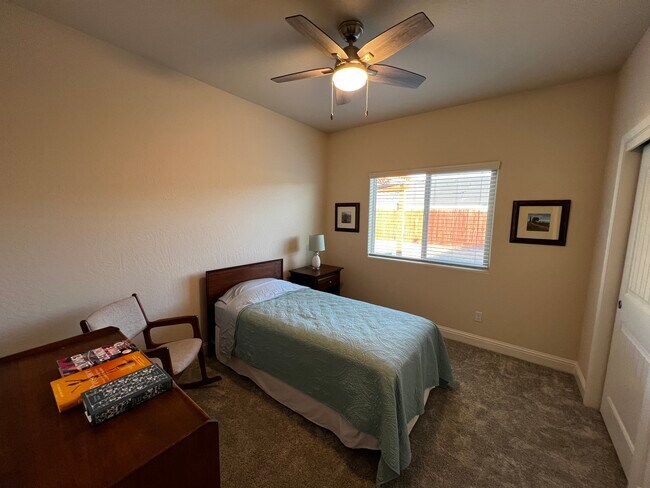 Building Photo - 2419 W Heather Ln