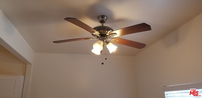 Building Photo - 1816 S La Brea Ave