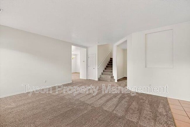 Building Photo - 1032 Clear Creek Ct