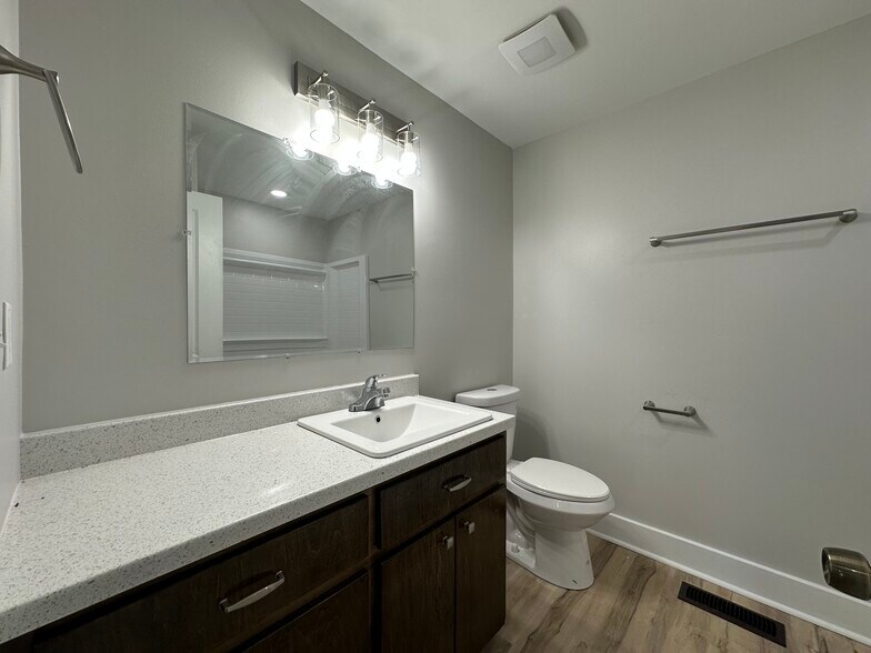Master Bath - 510 2nd Ave S
