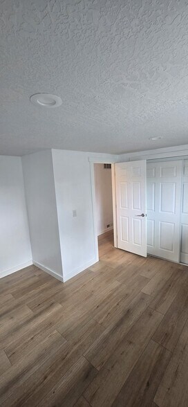 Building Photo - 259 E Tj Cir