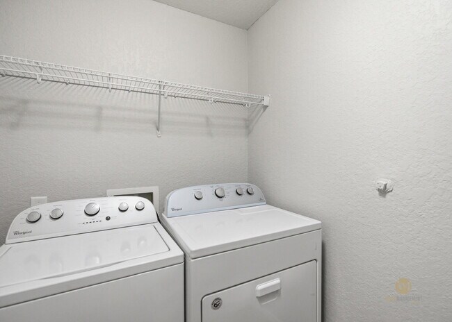 Building Photo - Silver Oaks Beauty | 3 Bed | 2.5 Bath | 1,812 Sq Ft | Corner Lot in 78254