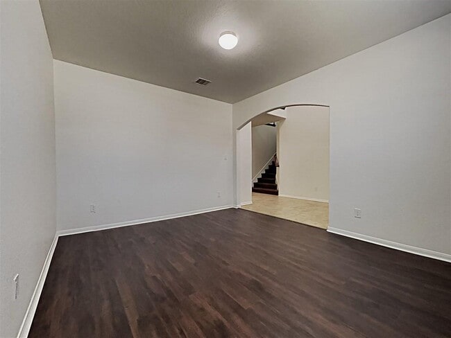 Building Photo - 30011 Saw Oaks Dr