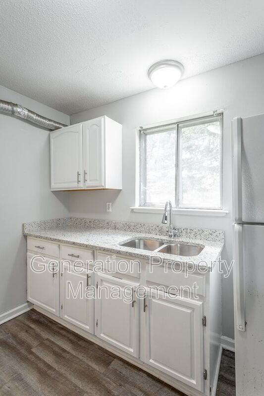 Building Photo - 4405 Delashmitt Rd