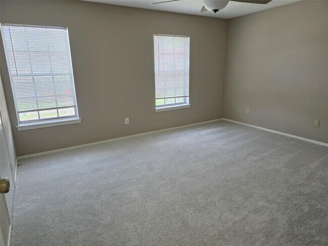 Building Photo - 11350 Raven View Dr
