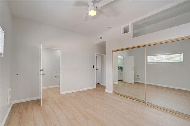 Building Photo - 4645-4647 Saratoga Avenue