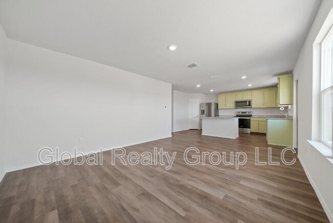 Building Photo - 535 Wild Olive Wy