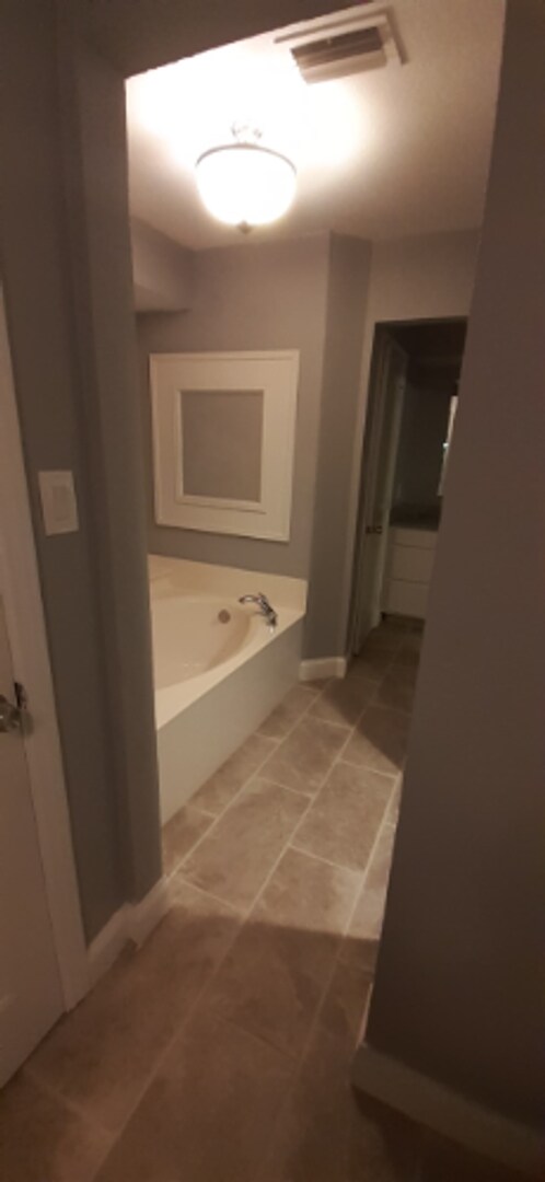 Building Photo - 2202 Greenbriar Ct