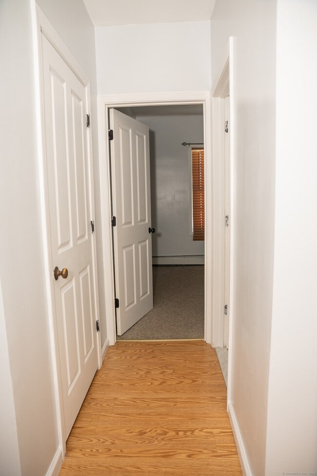 Building Photo - 138 Putnam St