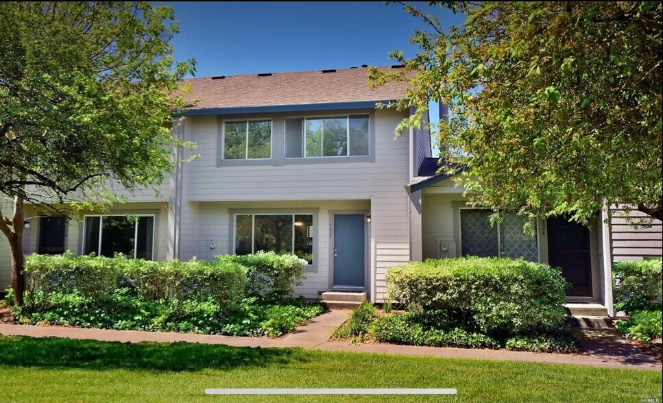 Primary Photo - 322 Gate Way