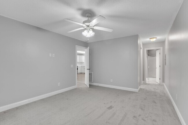 Building Photo - 7040 Pine Rd