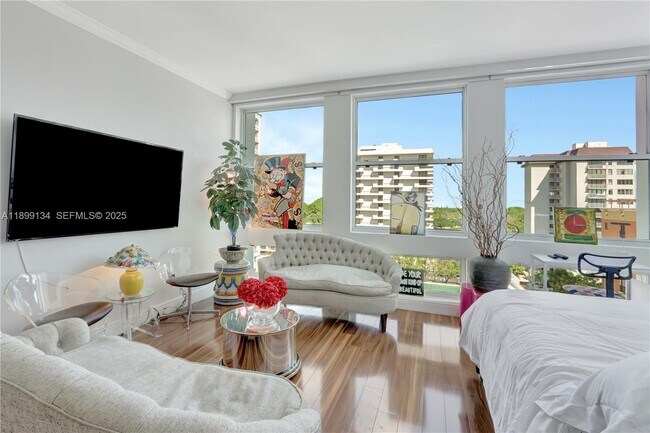 Building Photo - 700 Biltmore Way