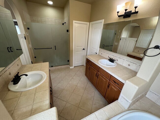Building Photo - Spacious Ranch Style in Flying Horse with INCREDIBLE VIEWS of Pikes Peak!