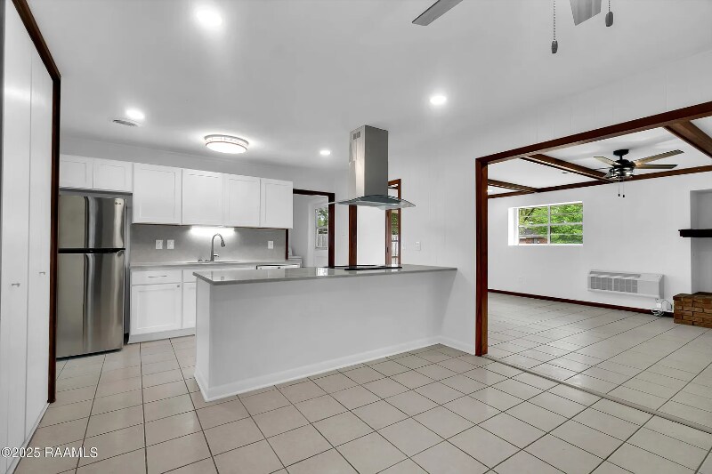 Building Photo - 309 S Wakefield Dr