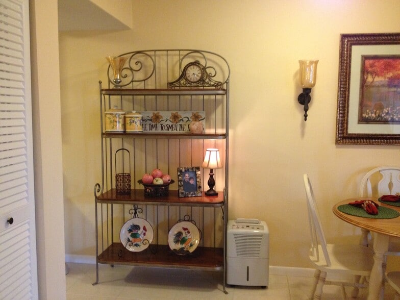 Building Photo - 2108 SE Edler Dr