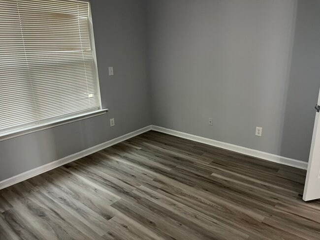 Building Photo - 5513 Stewartby Dr