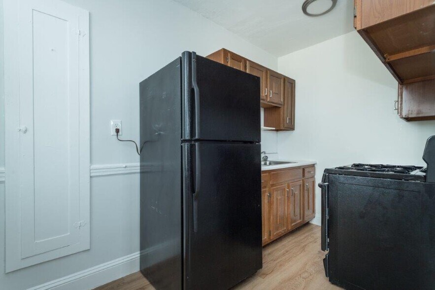 Building Photo - 138 Highland Ave