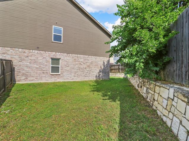 Building Photo - 9941 Ironhorse Dr