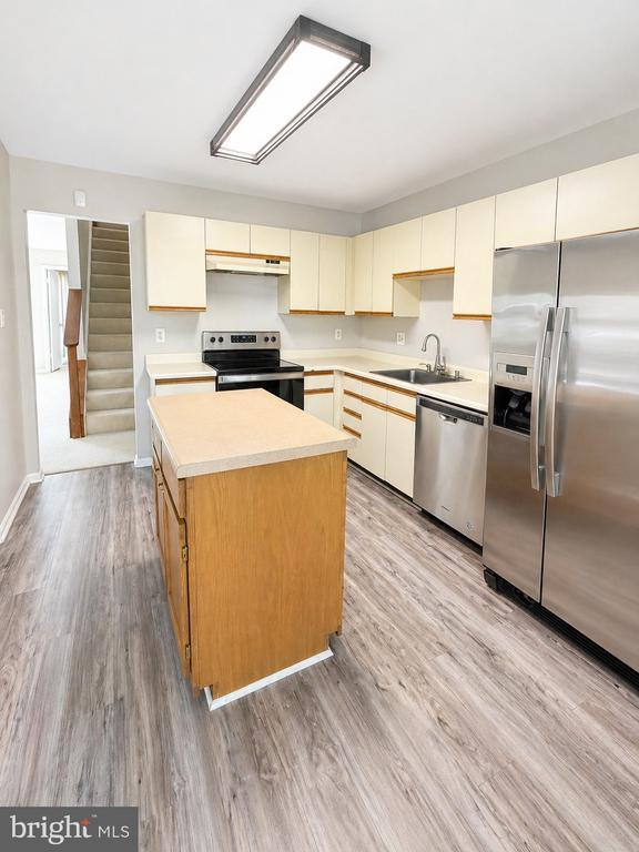 Building Photo - 982 Yachtsman Way