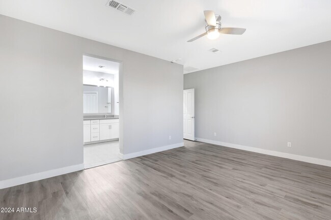 Building Photo - 14396 W Wethersfield Rd