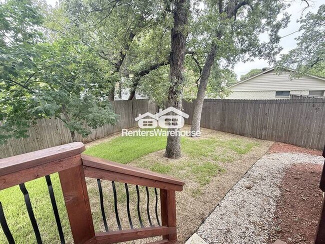 Building Photo - Beautiful home in well established neighbo...