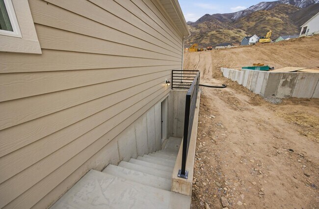 Building Photo - 129 S 940 E