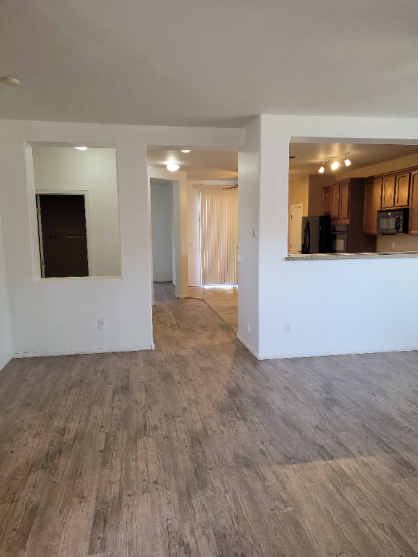 Building Photo - 40450 W Molly Ln