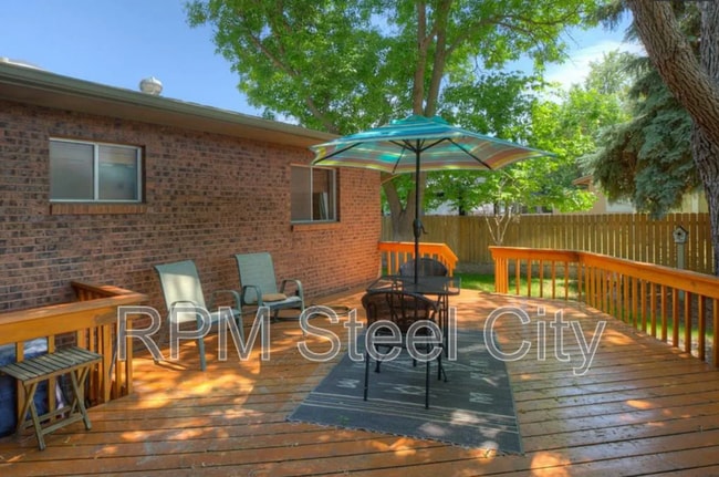 Building Photo - 2541 Taylor Ln