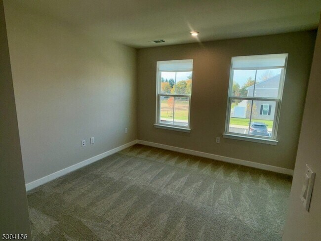 Building Photo - 8 Owen Ct