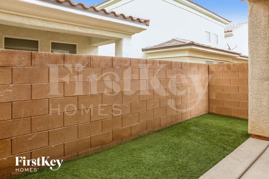 Building Photo - 10236 Ruggles Mansion Ave