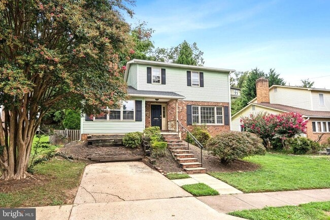 Building Photo - 1208 N Quantico St