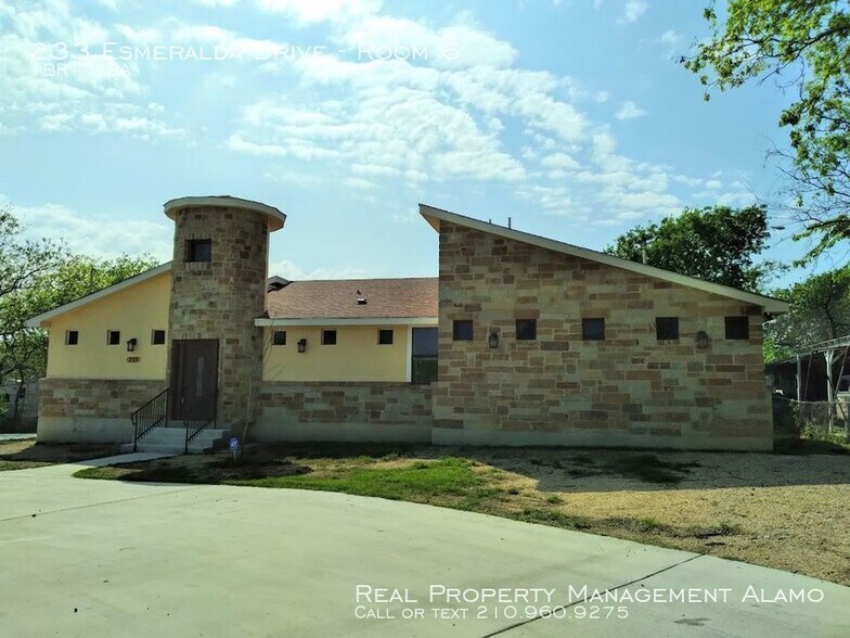 Building Photo - 233 Esmeralda Dr