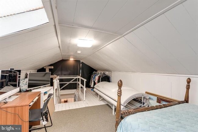 Building Photo - 523 Wayne Ave