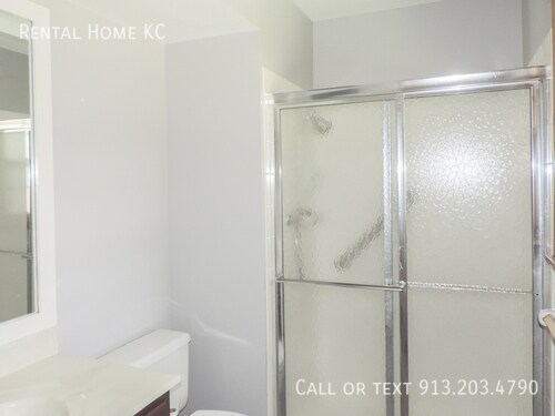 Building Photo - 13828 W 110th Terrace