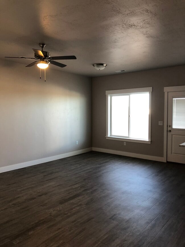 Building Photo - 3059 N 275 E