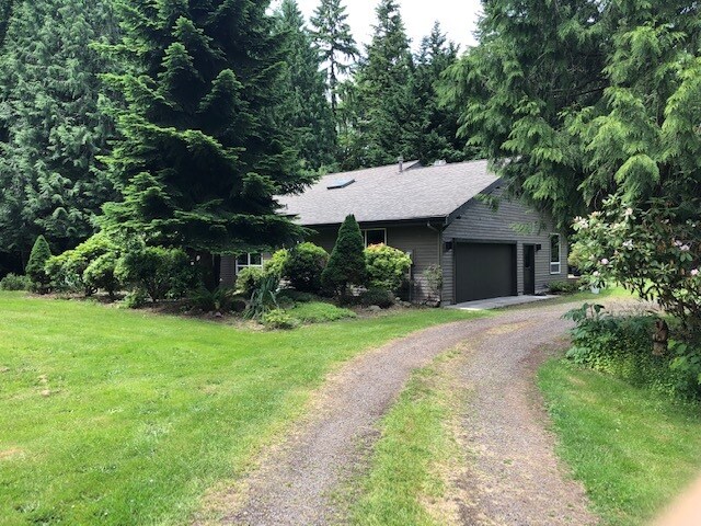 garage - 10329 206th Ave NE