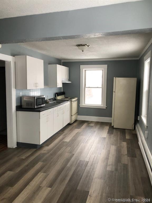 Building Photo - 25 S Main St