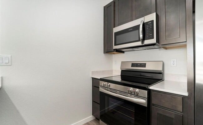 Building Photo - Efficient & Modern 2024-Built Townhome | Timnath | Available August 1st